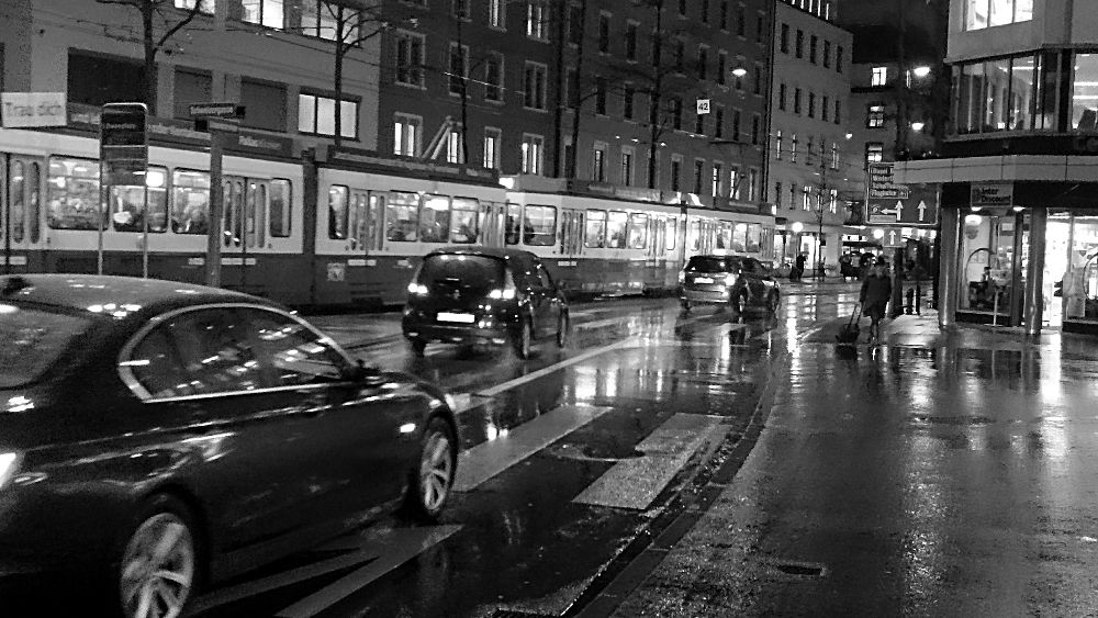 Rainy tram – Sony Xperia Z3 compact smartphone. Developed with Snapseed